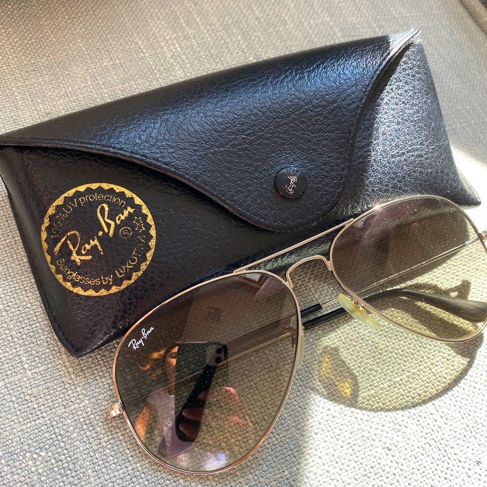 lightly used silver gradient ray bans